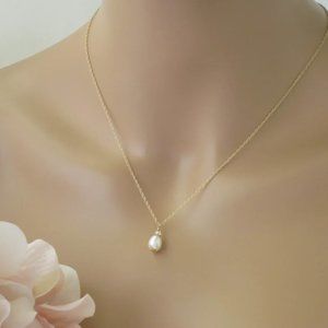 Pearl backdrop necklace Simple pearl necklace Bridal back necklace Gold bridal n